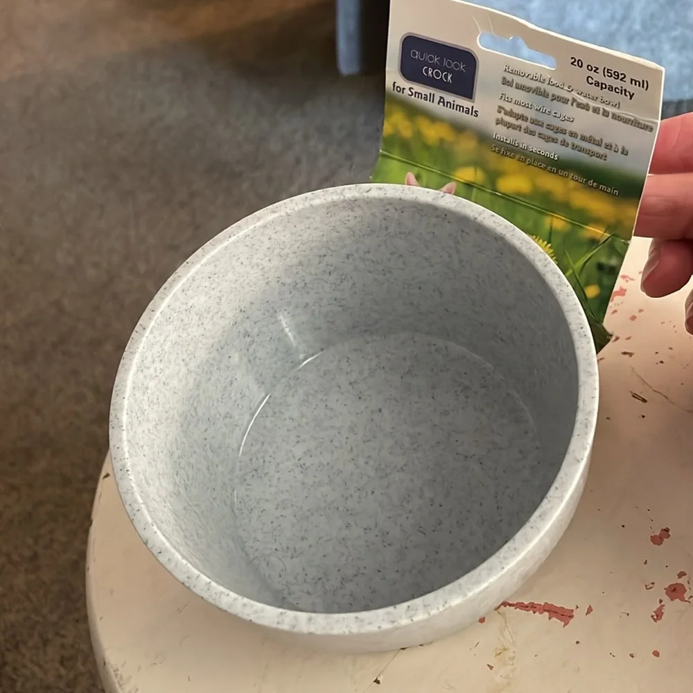 Lixit Quick Lock Crock‎ For Wire Cages Small Animal Bowl